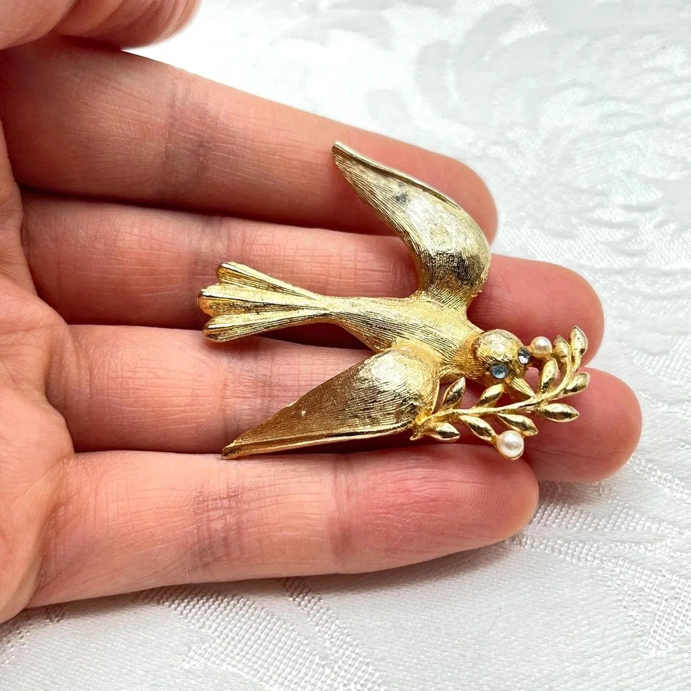 Vintage Marvella Bird w/ Olive‎ Branch Brooch w/ Faux Pearls and Rhinestones